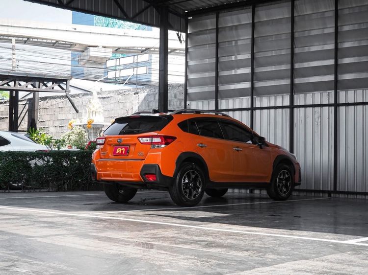 Subaru XV 2018 2.0 P 4WD Utility-car เบนซิน ไม่ติดแก๊ส เกียร์อัตโนมัติ ส้ม รูปที่ 4