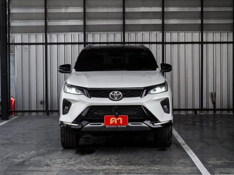 Toyota Fortuner 2021 2.4 Leader V 4WD Utility-car ดีเซล ไม่ติดแก๊ส เกียร์อัตโนมัติ ขาว รูปที่ 3