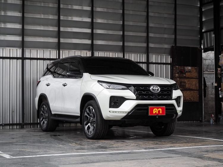 Toyota Fortuner 2022 2.4 Commander Utility-car ดีเซล ไม่ติดแก๊ส เกียร์อัตโนมัติ ขาว รูปที่ 2