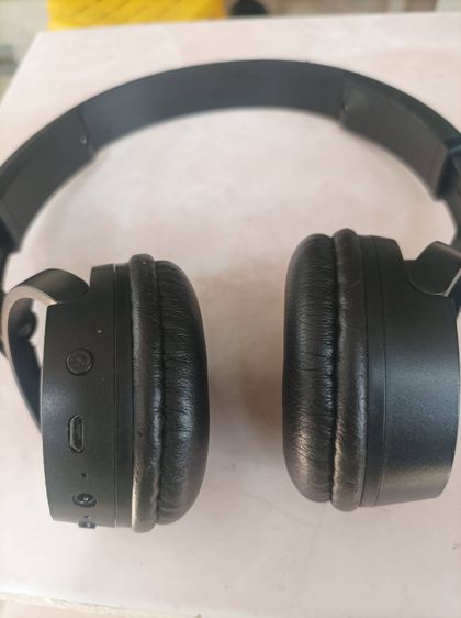 หูฟังบลูทูส JBL ใช้งานได้ดี แบตใช้ได้ เสียงดีคมชัด ขาย 450 บาท มีอะแดบเตอร์และสายชารทให้