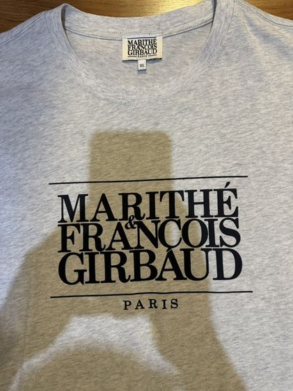 เสื้อยืด MARITHE แท้ครับ ซื้อมา Size เล็กไป รูปที่ 2