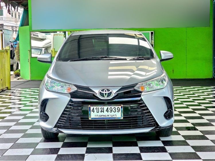 Toyota Yaris ATIV 2020 1.2 Entry Sedan เบนซิน ไม่ติดแก๊ส เกียร์อัตโนมัติ เงิน รูปที่ 2