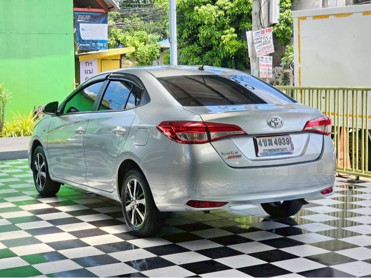 Toyota Yaris ATIV 2020 1.2 Entry Sedan เบนซิน ไม่ติดแก๊ส เกียร์อัตโนมัติ เงิน รูปที่ 4