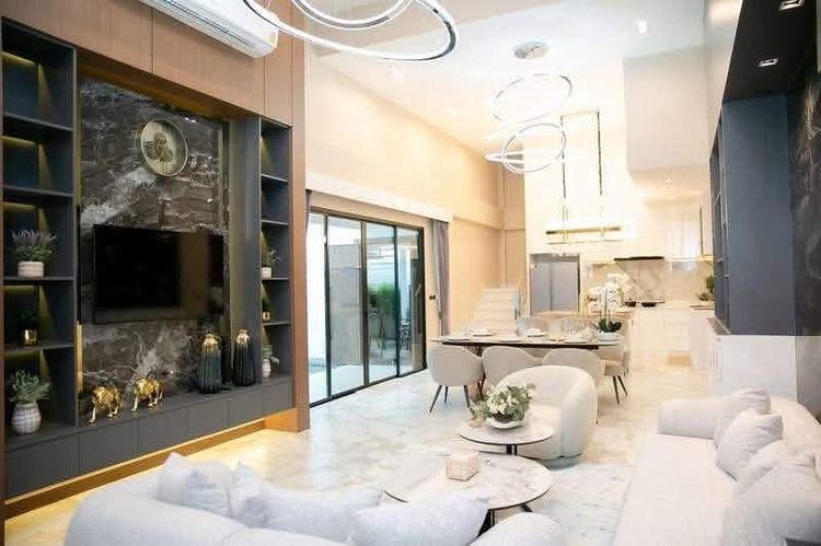 ตกแต่งครบ 2025 ขายบ้านเดี่ยวพัทยา Pool villa ห้วยใหญ่ พร้อมตกแต่งและเฟอนิเจอครบพร้อม ต.ห้วยใหญ่ อ.บางละมุง จ.ชลบุรี รูปที่ 2