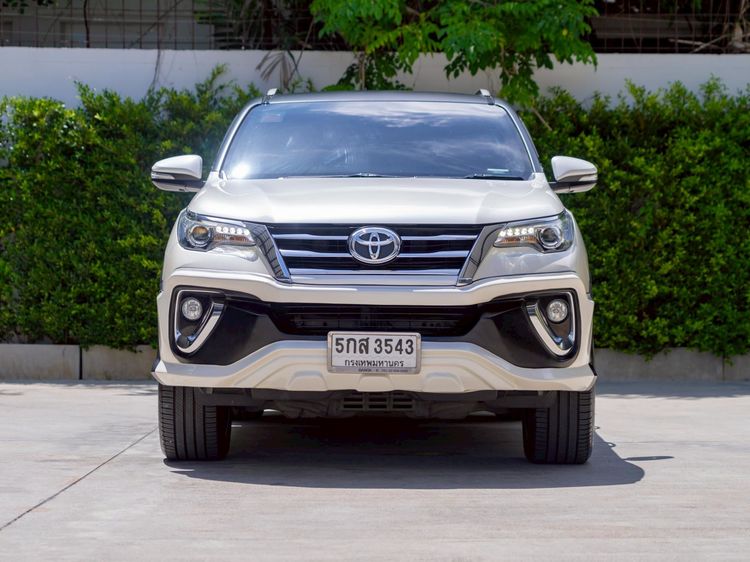 Toyota Fortuner 2017 2.4 V Utility-car ดีเซล ไม่ติดแก๊ส เกียร์อัตโนมัติ ขาว รูปที่ 2