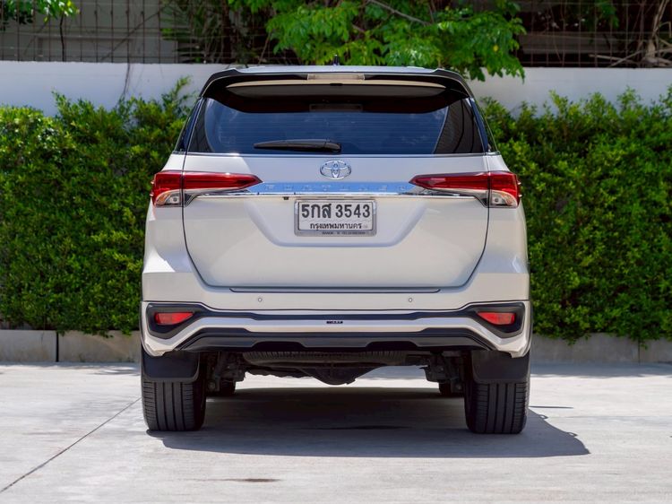 Toyota Fortuner 2017 2.4 V Utility-car ดีเซล ไม่ติดแก๊ส เกียร์อัตโนมัติ ขาว รูปที่ 4