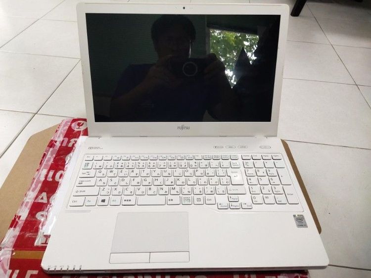 วินโดว์ 8 กิกะไบต์ HDMI ไม่ใช่ โน้ตบุ้ค fujitsu lifebook AH53/U มือสอง ขายเป็นอะไหล่ หรืองานซ่อมครับ พร้อมอแดปเตอร์แท้ ใช้งานได้ปกติ
