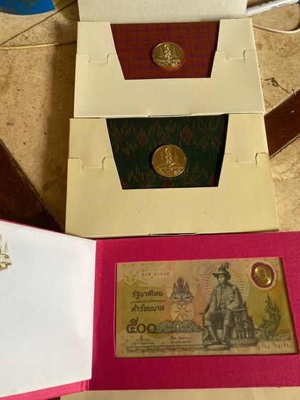 ขายเหมา3เซ็ต  ธนบัตร500บาท ปกผ้าไหม 