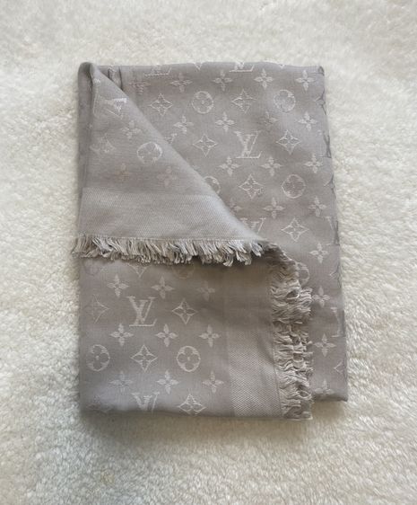 LV ผ้าคลุมไหล่ ของแท้ สภาพดี