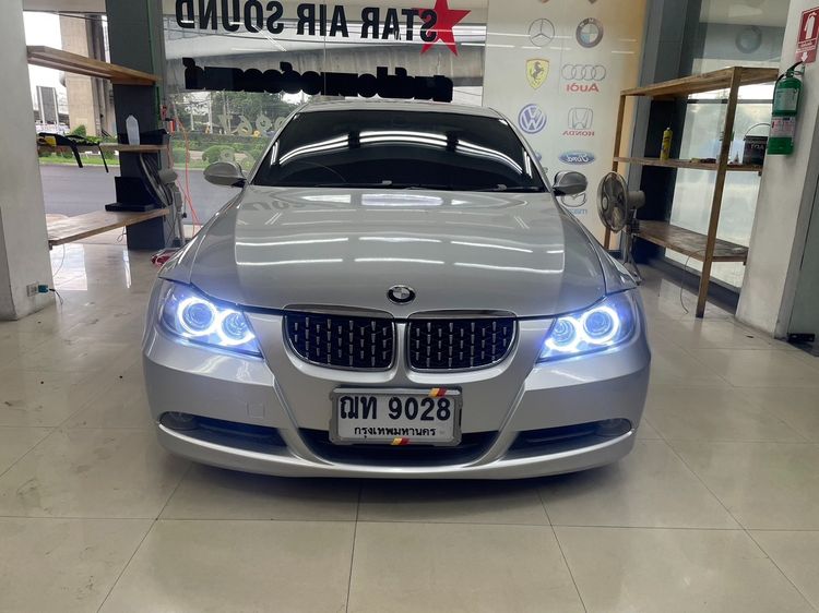 รถ BMW Series 3 318i สี บรอนซ์เงิน
