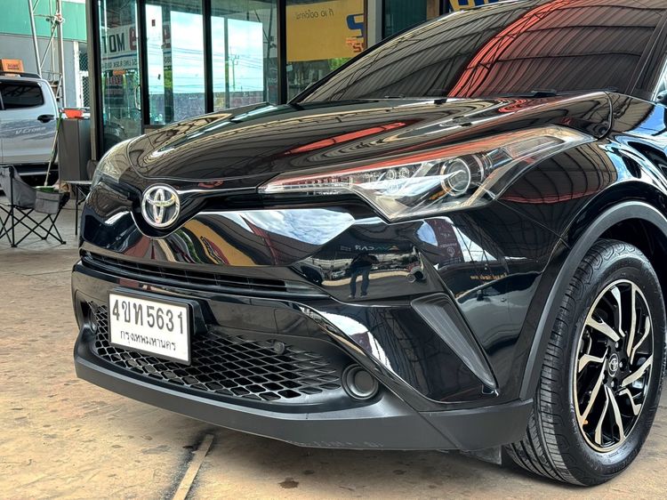 Toyota C-HR 2018 1.8 Entry Sedan เบนซิน ไม่ติดแก๊ส เกียร์อัตโนมัติ ดำ รูปที่ 4