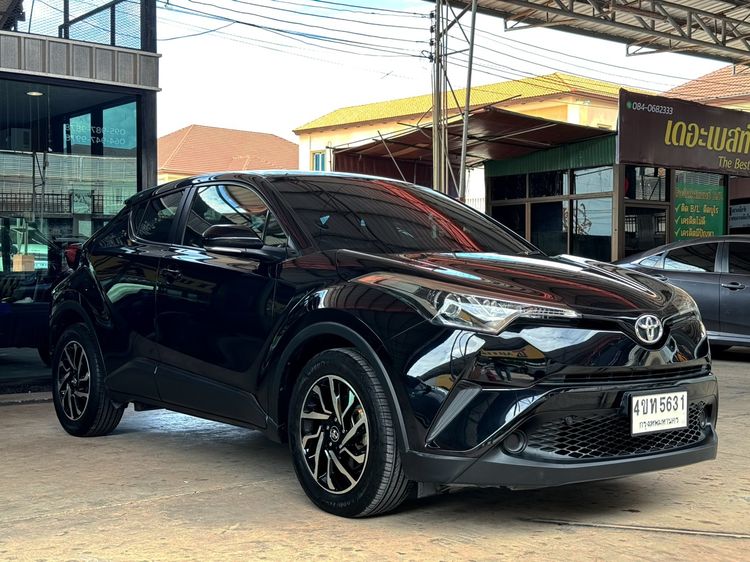 Toyota C-HR 2018 1.8 Entry Sedan เบนซิน ไม่ติดแก๊ส เกียร์อัตโนมัติ ดำ รูปที่ 2