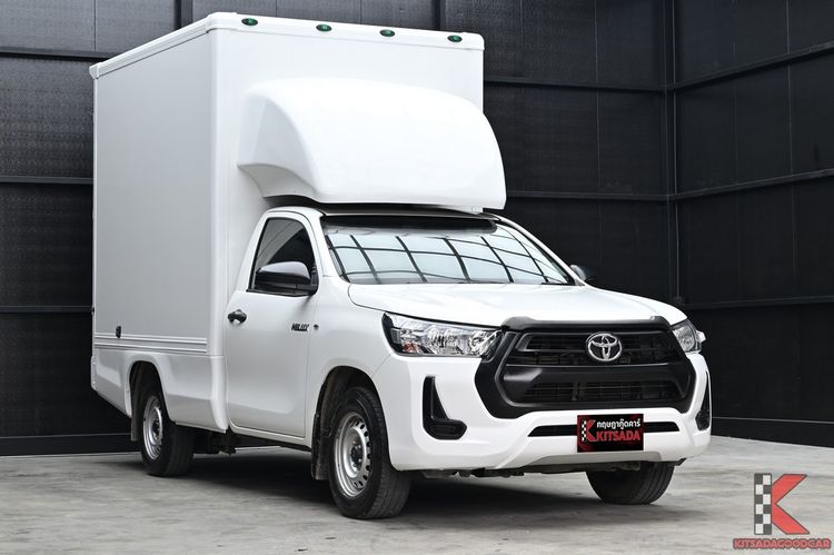 รถ Toyota Hilux Revo 2.4 Entry สี ขาว