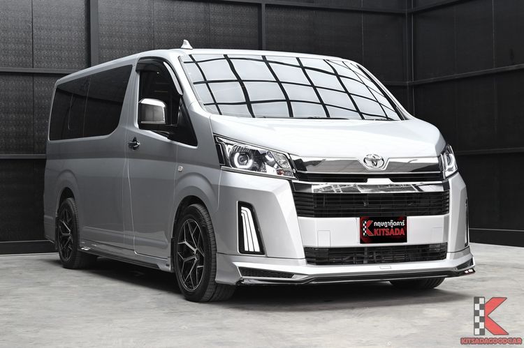รถ Toyota Hiace 2.8 GL สี บรอนซ์เงิน