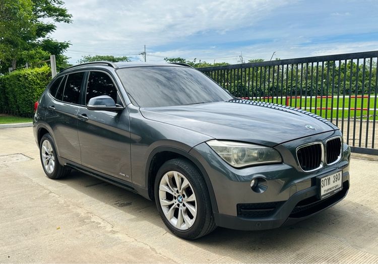 BMW X1 2013 2.0 sDrive18i Sport Utility-car เบนซิน ไม่ติดแก๊ส เกียร์อัตโนมัติ เทา รูปที่ 4