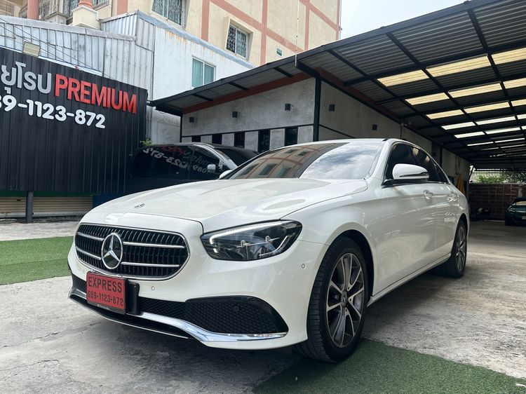 รถ Mercedes-Benz E-Class 2.0 E300e Avantgarde สี ขาว