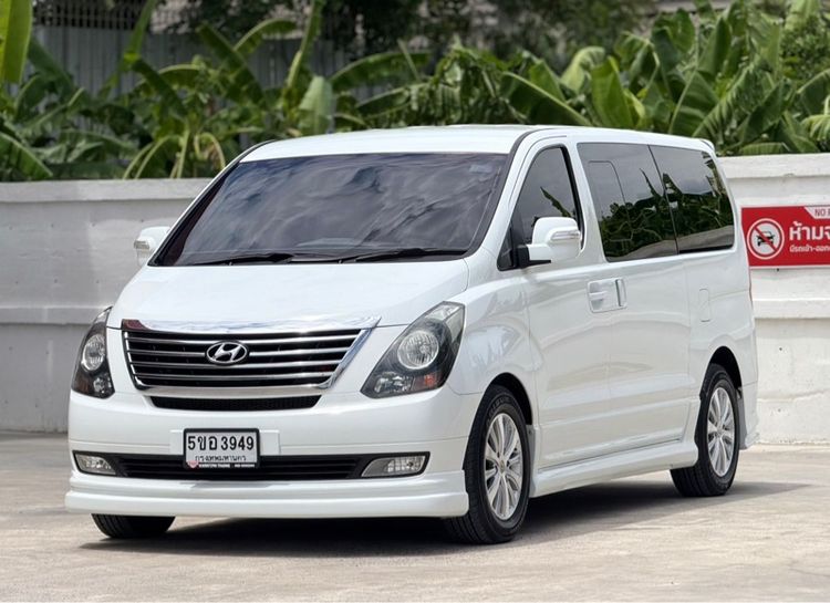 รถ Hyundai Grand Starex 2.5 VIP สี ขาว