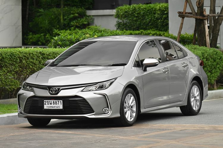 รถ Toyota Altis 1.6 G สี เทา