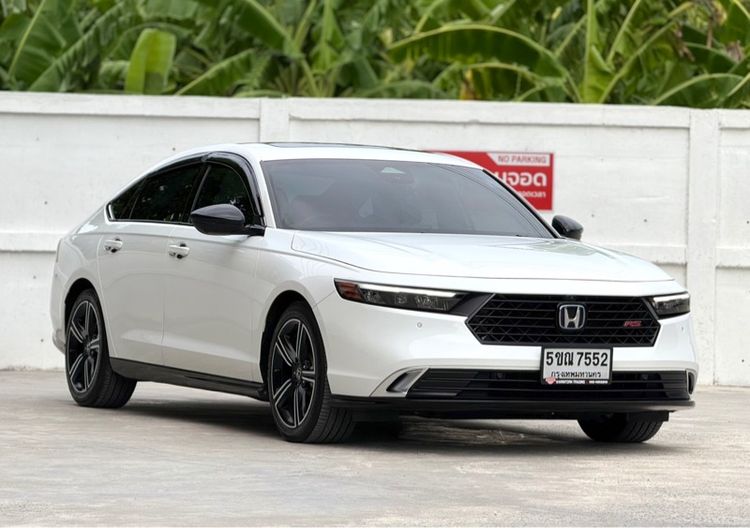 รถ Honda Accord 2.0 e:HEV RS สี ขาว