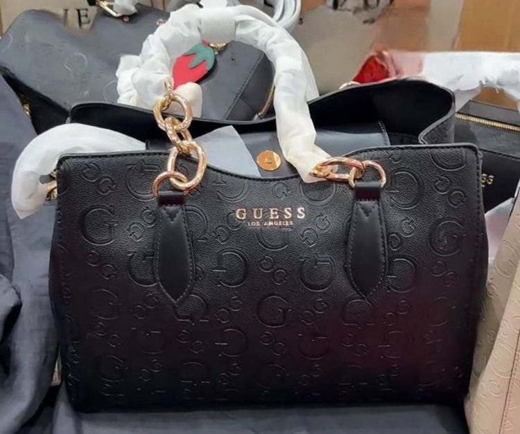 หนัง PU หญิง ดำ กระเป๋าสะพาย Guess