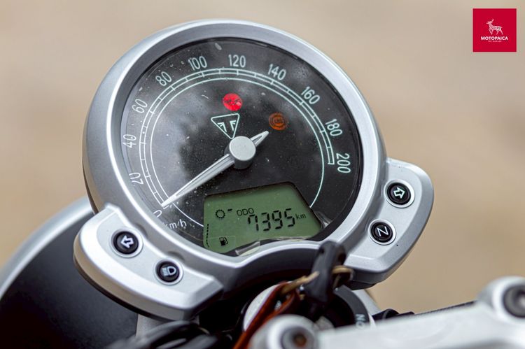 Triumph Streettwin900 ปี2018 สีขาวหายาก วิ่งน้อย7,000km. ใหม่มาก รูปที่ 5