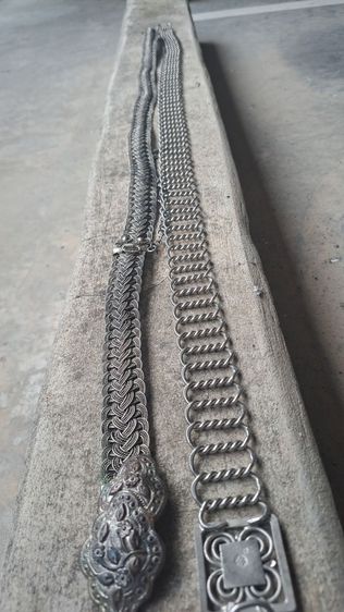 เข็มขัดเก่าแก่หลายสิบปี