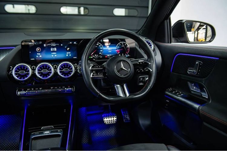Mercedes-Benz GLA-Class 2024 GLA200 Utility-car เบนซิน ไม่ติดแก๊ส เกียร์อัตโนมัติ ดำ รูปที่ 4