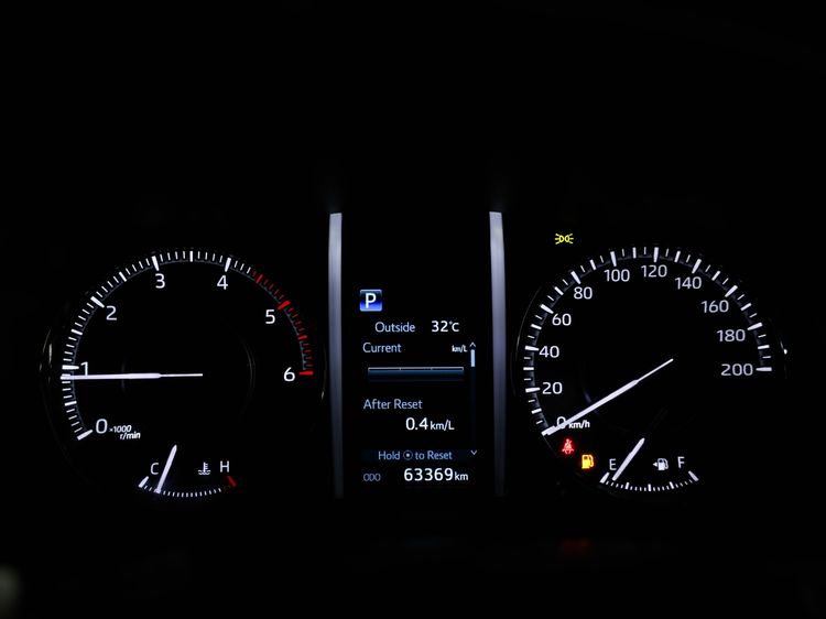 Toyota Fortuner 2021 2.8 LEGENDER 2WD AT Utility-car ดีเซล ไม่ติดแก๊ส เกียร์อัตโนมัติ ดำ รูปที่ 3