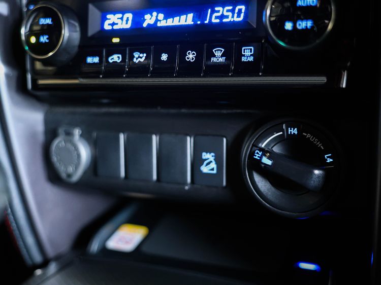 Toyota Fortuner 2022 2.8 GR Sport 4WD Utility-car ดีเซล ไม่ติดแก๊ส เกียร์อัตโนมัติ ดำ รูปที่ 3