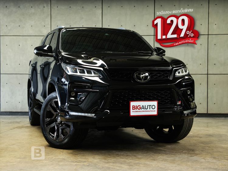 รถ Toyota Fortuner 2.8 GR Sport 4WD สี ดำ