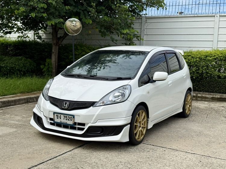 Honda Jazz 2011 1.5 SV i-VTEC Sedan เบนซิน ไม่ติดแก๊ส เกียร์อัตโนมัติ ขาว รูปที่ 3