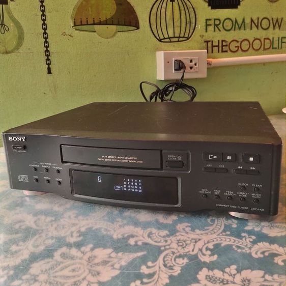 เครื่องเล่น CD SONY  รุ่นCDP-M33
