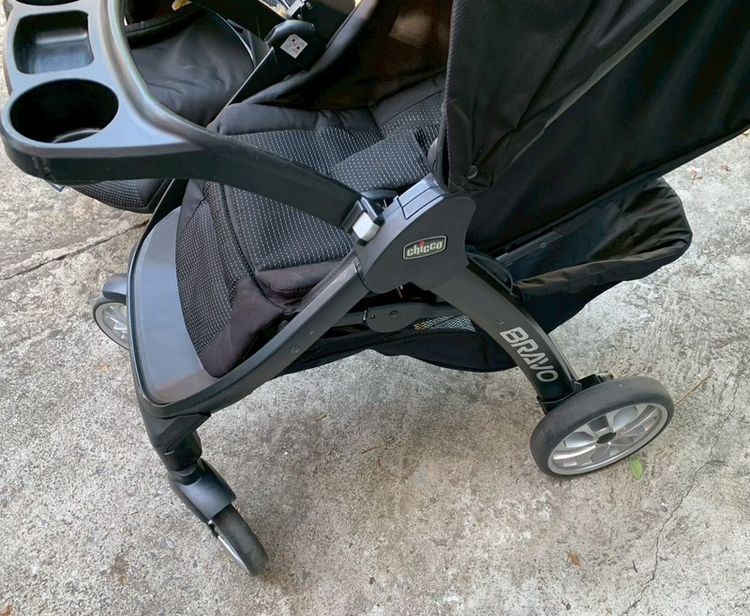 รถเข็นเด็ก Chicco Bravo 3 in 1 พร้อม keyfit 30 รูปที่ 2