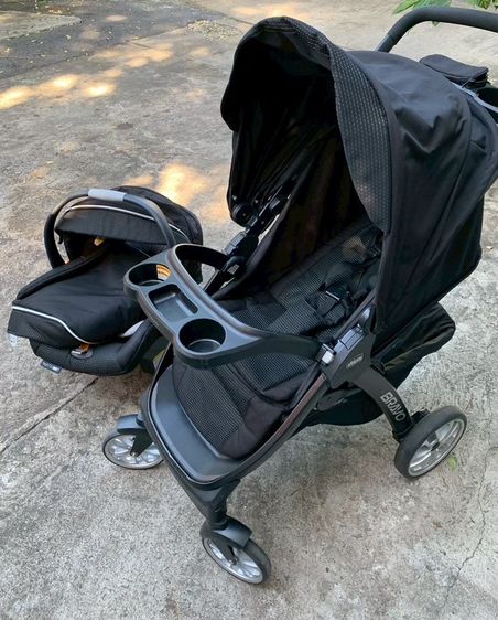 รถเข็นเด็ก Chicco Bravo 3 in 1 พร้อม keyfit 30