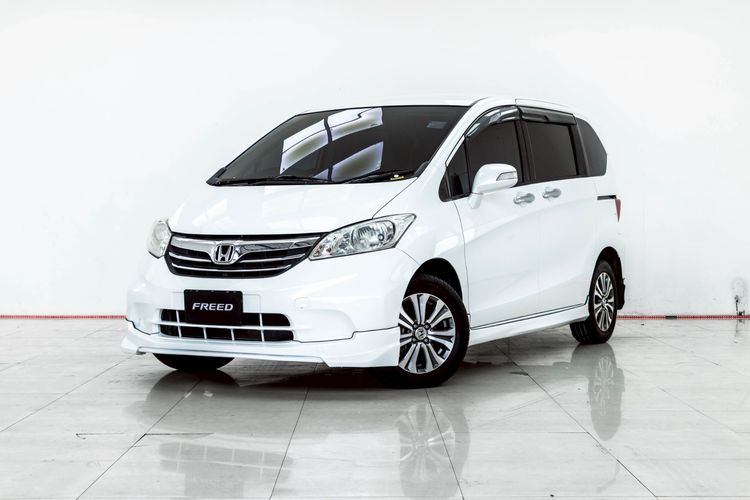 รถ Honda Freed 1.5 EL สี ขาว