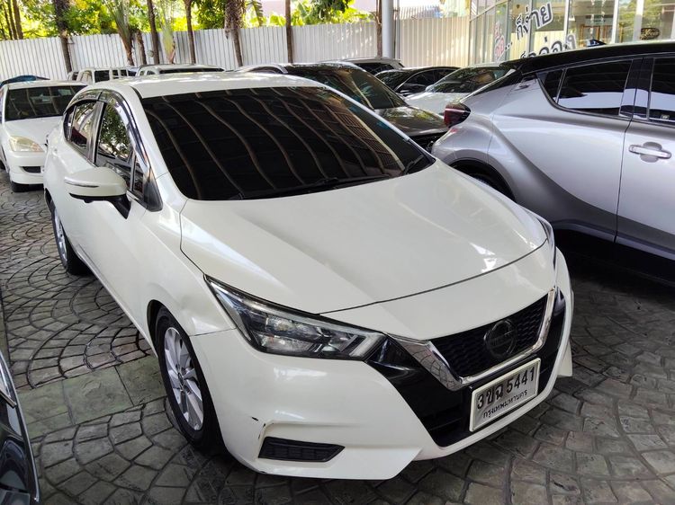 รถ Nissan Almera 1.0 V สี ขาว
