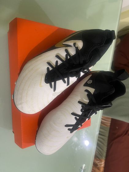 รองเท้าผ้าใบ ผ้าใบ UK 2.5 | EU 35 | US 3 ขาว รองเท้าแต๊ะบอล Nike 