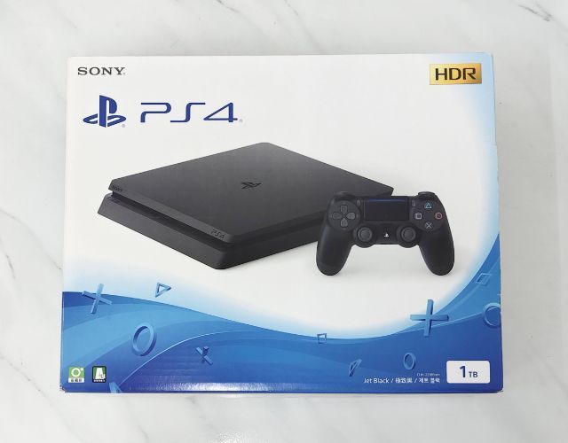 เครื่องเกมส์โซนี่ เพลย์สเตชั่น PS4 (Playstation 4) เชื่อมต่อไร้สายได้ Sony Playstation 4 Slim 1TB
