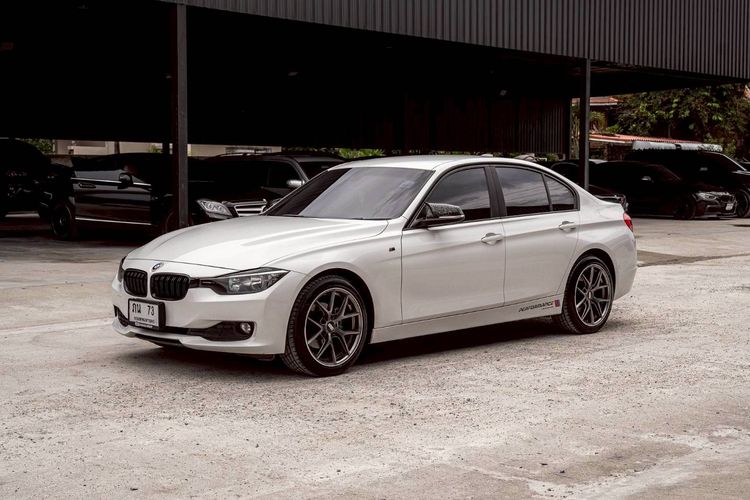 รถ BMW Series 3 316i สี ขาว