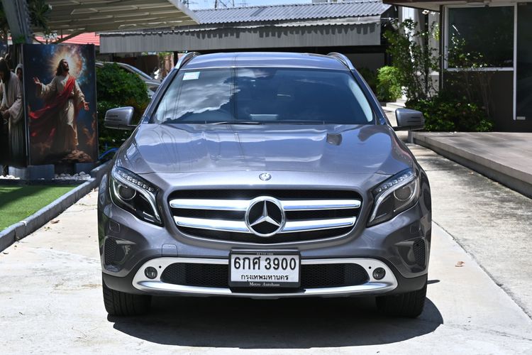 Mercedes-Benz GLA-Class 2016 GLA200 Sedan เบนซิน ไม่ติดแก๊ส เกียร์อัตโนมัติ เทา รูปที่ 2