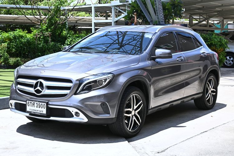 รถ Mercedes-Benz GLA-Class GLA200 สี เทา