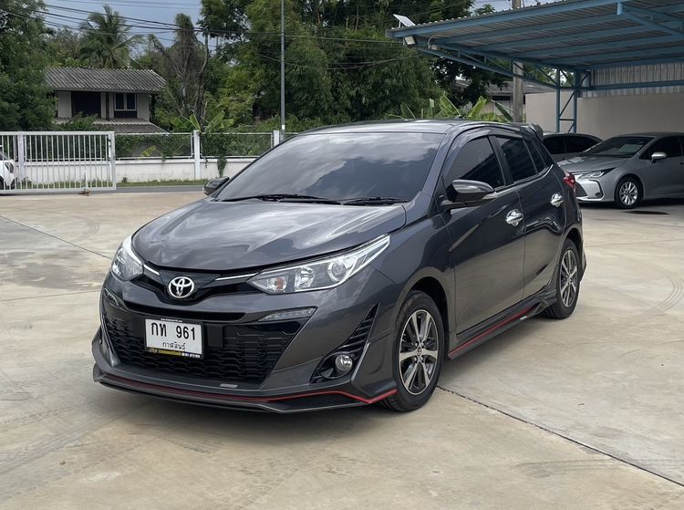 รถ Toyota Yaris 1.2 G Plus สี เทา