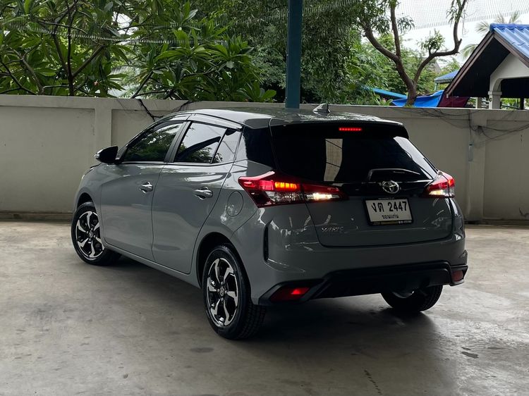 Toyota Yaris 2023 1.2 Smart Sedan เบนซิน ไม่ติดแก๊ส เกียร์อัตโนมัติ เทา รูปที่ 4