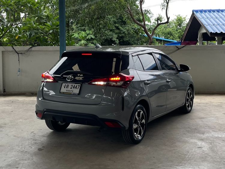 Toyota Yaris 2023 1.2 Smart Sedan เบนซิน ไม่ติดแก๊ส เกียร์อัตโนมัติ เทา รูปที่ 2