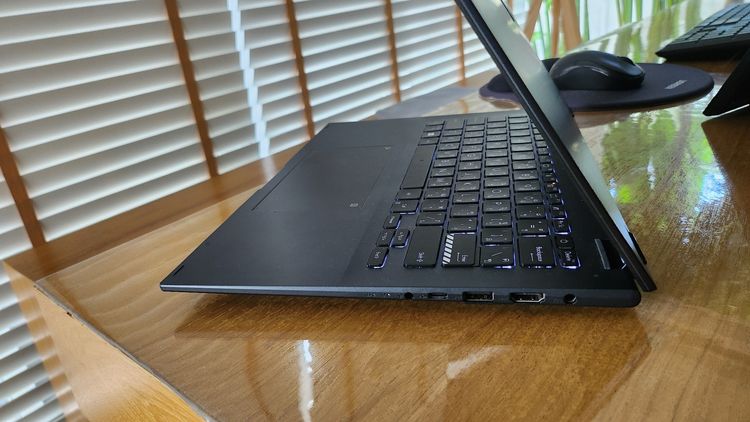 ASUS Vivobook 14 สเปกแรง Core i9 พร้อมจอพกพา 15.6นิ้ว รูปที่ 6