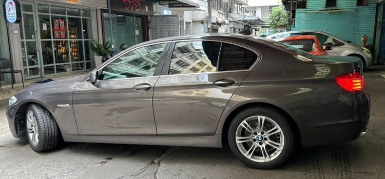 BMW 2023 Sedan ดีเซล เกียร์อัตโนมัติ น้ำตาล รูปที่ 2