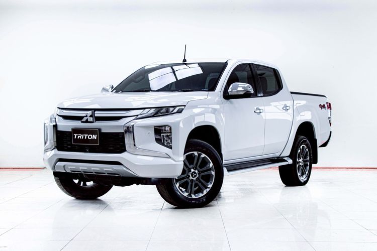 รถ Mitsubishi Triton 2.4 GT Premium Plus สี ขาว