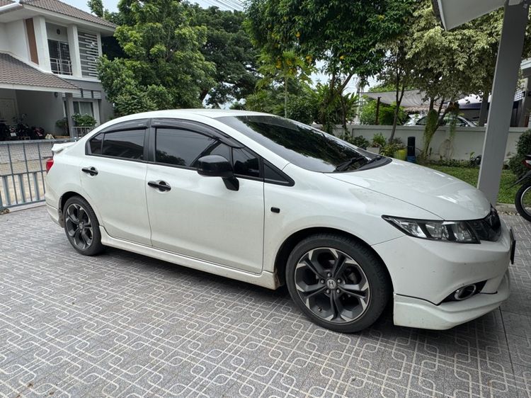 Honda Civic 2014 1.8 S i-VTEC Sedan เบนซิน ไม่ติดแก๊ส เกียร์อัตโนมัติ ขาว รูปที่ 2