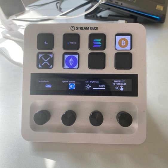 อุปกรณ์เกมส์ Elgato Stream Deck + White (10Gbd9911)