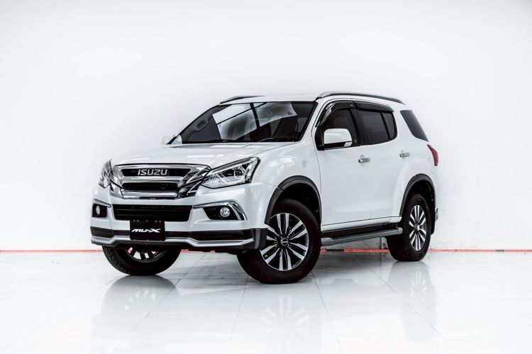 รถ Isuzu MU-X 3.0 สี ขาว